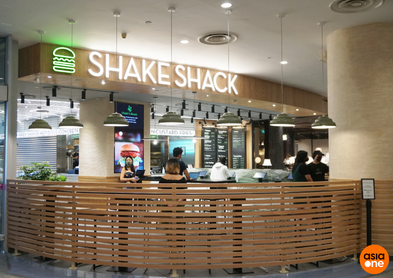 I tried Shake Shack's new concretes, Viva La Vivo and Sugee Boogie